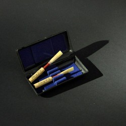 Plastic case for 4 oboe reeds