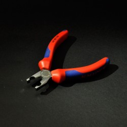 Cutting nipper Knipex for bassoon