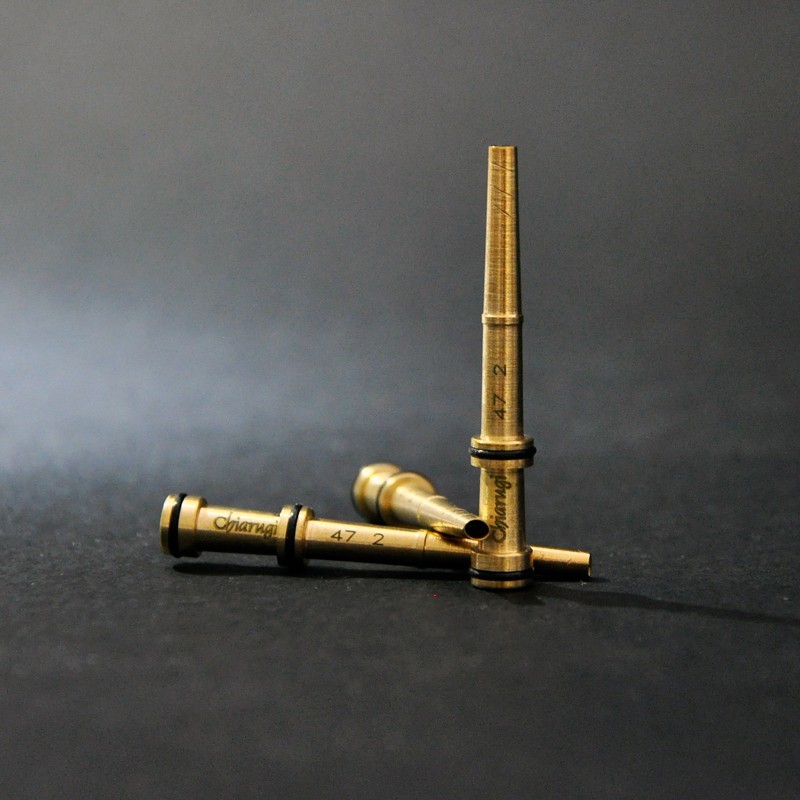 Brass staple for oboe without cork